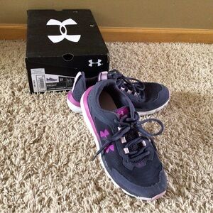 Under Armour Big Girls athletic Shoes Size 5  Navy and Pink Sneakers